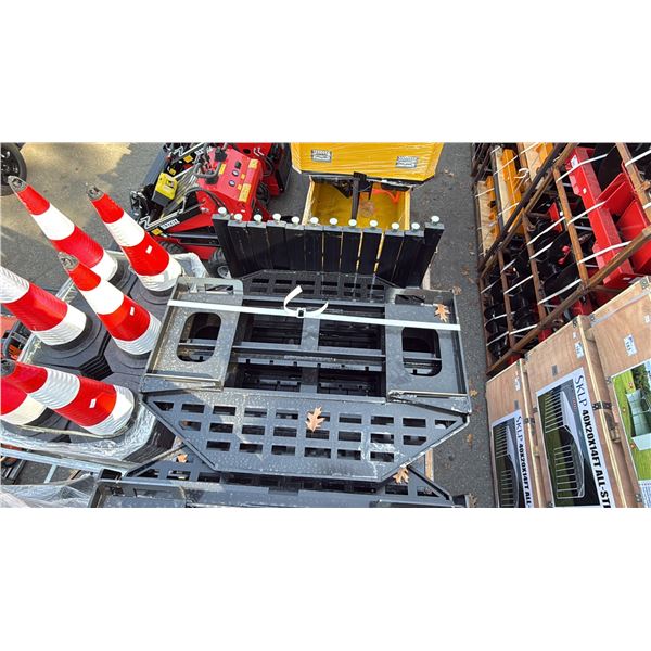 GIYI GY-DHC HYDRAULIC SKID STEER PALLET FORK ATTACHMENT SET WITH RACK & PAIR OF 60  FORKS