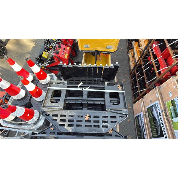 GIYI GY-DHC HYDRAULIC SKID STEER PALLET FORK ATTACHMENT SET WITH RACK & PAIR OF 60  FORKS