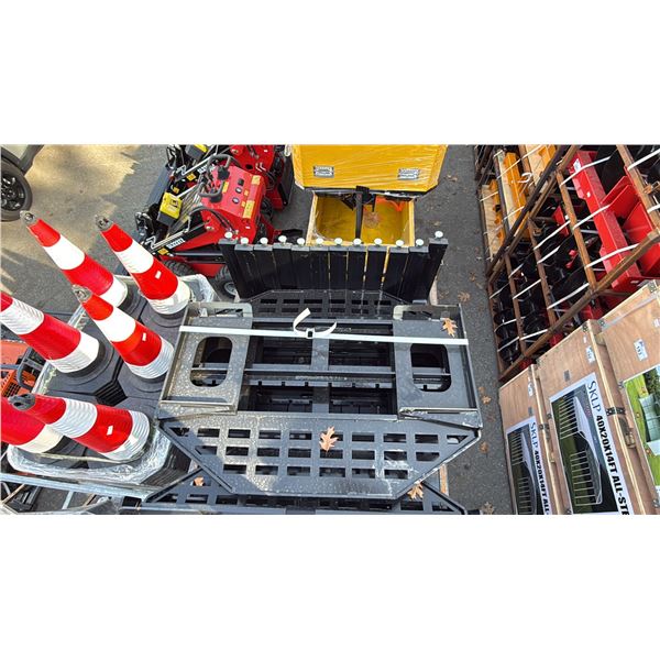 GIYI GY-DHC HYDRAULIC SKID STEER PALLET FORK ATTACHMENT SET WITH RACK & PAIR OF 60  FORKS