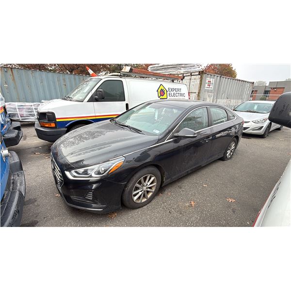 2018 HYUNDAI SONATA, 4DRSD, BLACK, VIN 5NPE24AF8JH625471,