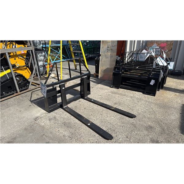 AGT INDUSTRIAL SAII100 SKID STEER PALLET FORK ATTACHMENT WITH 48" FORKS