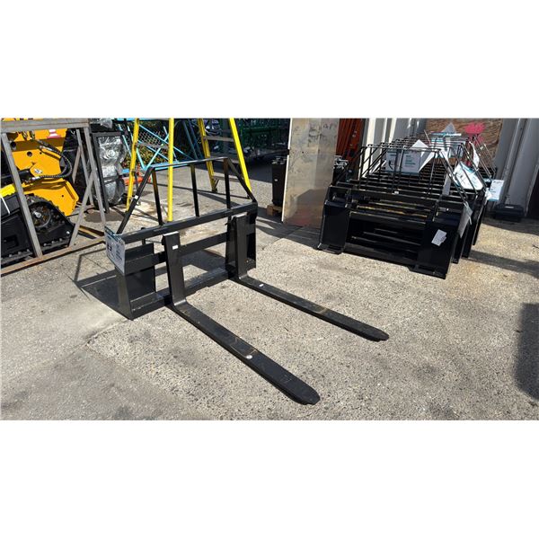 AGT INDUSTRIAL SAII100 SKID STEER PALLET FORK ATTACHMENT WITH 48" FORKS
