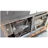 Image 5 : LINCOLN ELECTRIC CLASSIC 300D HEAVY DUTY INDUSTRIAL DIESEL POWERED WELDING POWER SOURCE ON METAL