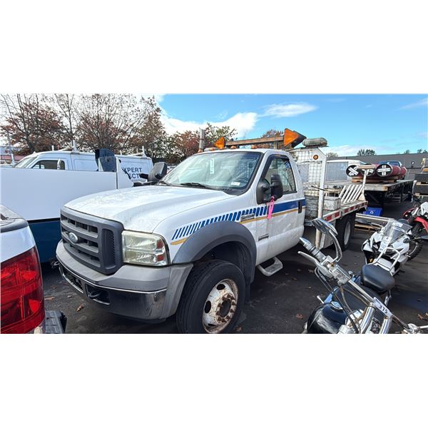 2005 FORD F450, PICKUP, WHITE, VIN 1FDXF46P45EA45554,