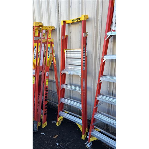 WERNER PODIUM MAX 4' ORANGE CARBON FIBER INDUSTRIAL PLATFORM LADDER