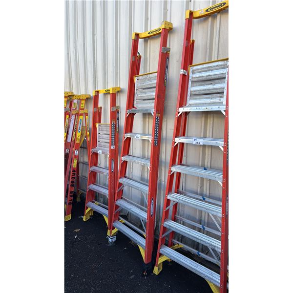 WERNER PODIUM MAX 6' ORANGE CARBON FIBER INDUSTRIAL PLATFORM LADDER