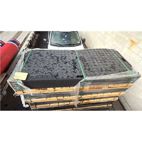 PALLET OF 15 HEAVY DUTY INDUSTRIAL 47" X 95" PLASTIC CONSTRUCTION SITE ROADBED PROTECTION MATS