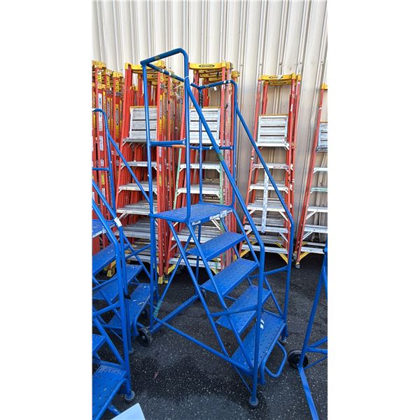 CANWAY 5H HEAVY DUTY BLUE 5 STEP NARROW MOBILE WAREHOUSE STAIRS WITH 24" X 15" PLATFORM