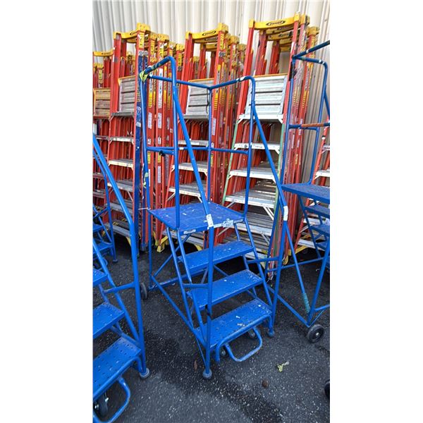CANWAY 4H-EXT22.5 HEAVY DUTY BLUE 4 STEP MOBILE WAREHOUSE STAIRS WITH 24" X 22.5" PLATFORM