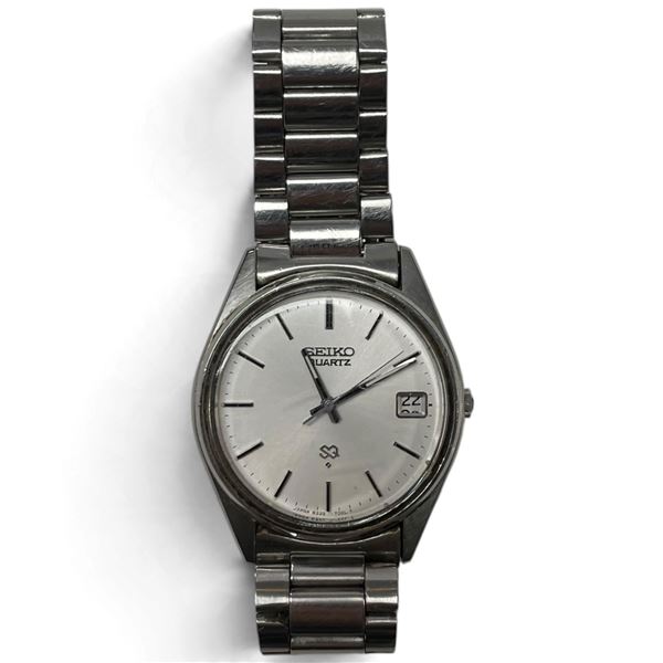 Men's 1979-1980 Seiko SQ  Dress Watch with White Face * Model 8222-7009 * In original case & box - S