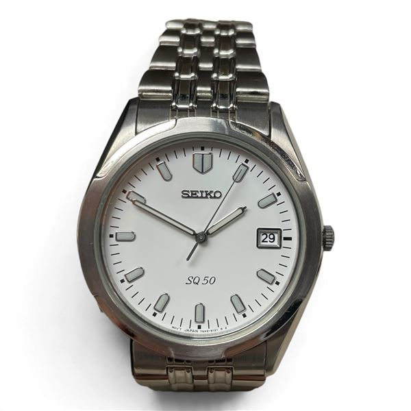 Men's 1977 Seiko SQ 50 Sports Watch with White Face * Model TN42-9040 * In original case - Stainless