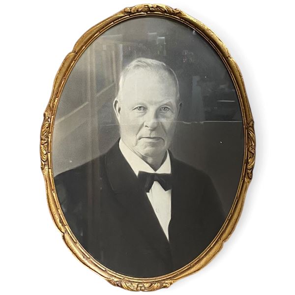 Vintage Oval Framed Portrait Gentleman in Gold Gilt Frame - 12" x 7"