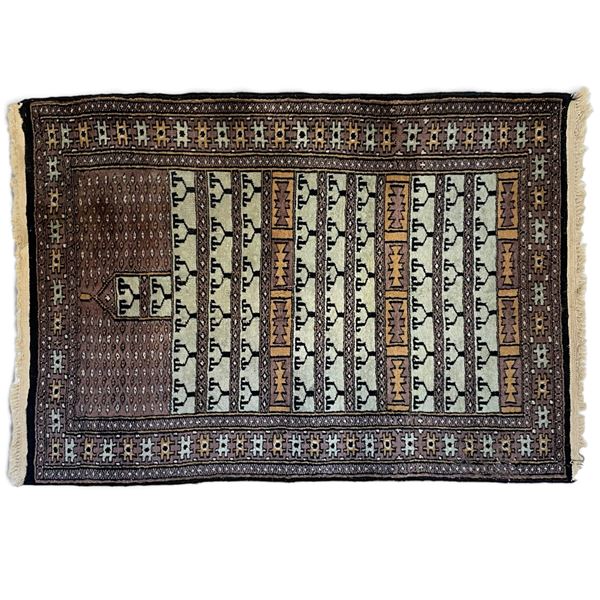 Geometric Pattern Area Rug - 26" x 36"