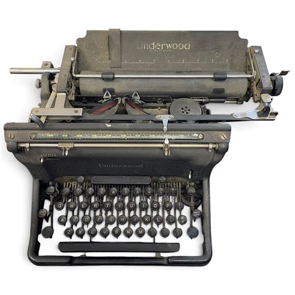 Canadian-Made Underwood Manual Typewriter