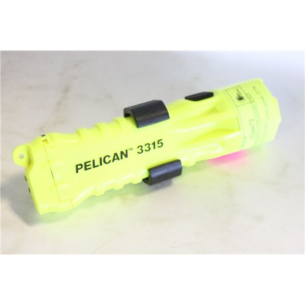 NEW PELICAN 3315 FLASHLIGHT WATERPROOF AND