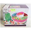 Image 1 : NOSTALGIA GIANT GUMMY CANDY MAKER