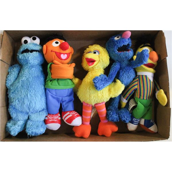 FLAT OF SESAME STREET STUFFIE COLLECTION
