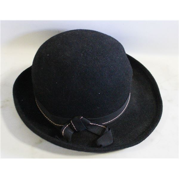 VINTAGE WOMENS BLACK WOOL HAT