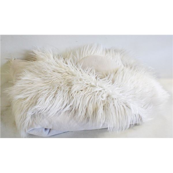 SHEEPSKIN STYLE FLOOR MAT