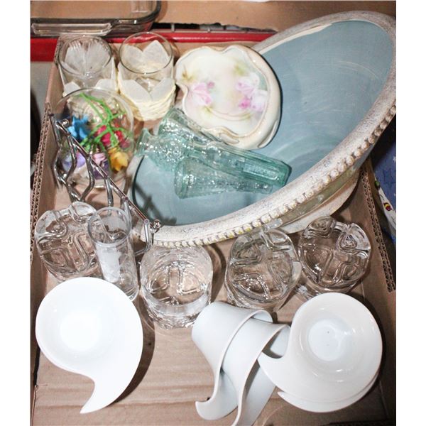 FLAT OF GLASSWARE VINTAGE