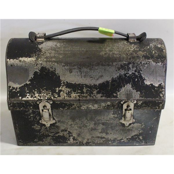 VINTAGE BLACK METAL LUNCH PAIL