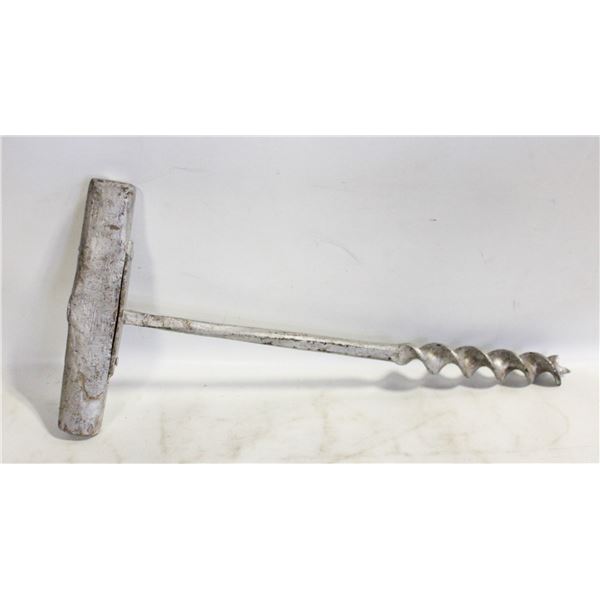 ANTIQUE T HANDLE WOOD DRILL