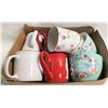 Image 1 : DECORATIVE CERAMIC ITEMS- BOX LOT ASSORTED