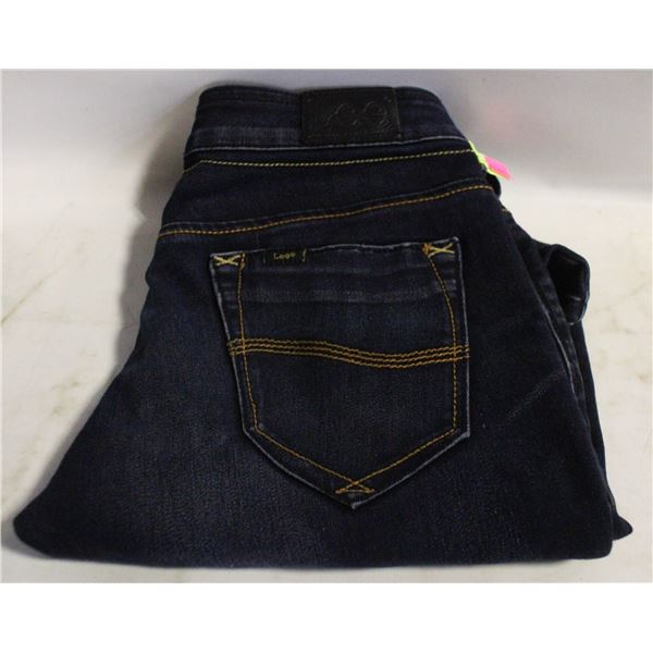 LADIES SZ 28 LEE LOW RISE JEANS