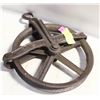 Image 1 : ANTIQUE CAST IRON 10" PULLEY