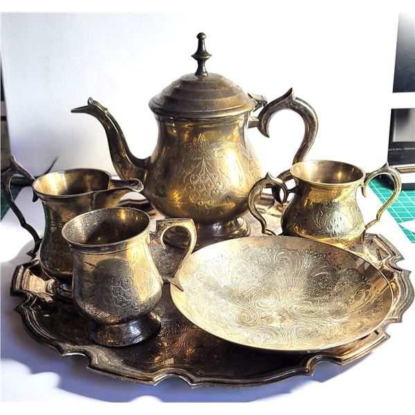 22)  SET OF VINTAGE SILVER PLATED