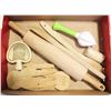 Image 1 : BEAR CLAWS PLUS OTHER WOODEN