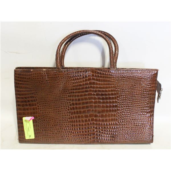 2 GENUINE LEATHER MADE IN ITALY PURSES INC