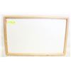 Image 1 : TABLE TOP WHITEBOARD
