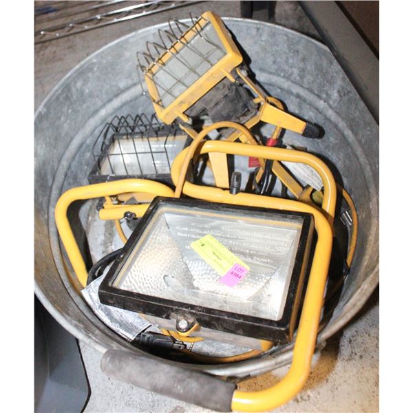 3 WORKLIGHTS IN GALVANIZED STEEL TUB