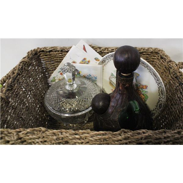 ESTATE DECOR INCLUDING CRYSTAL LIDDED