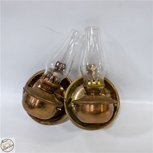 2 VINTAGE MINIATURE OIL LAMPS COOPER W/SWIVELING