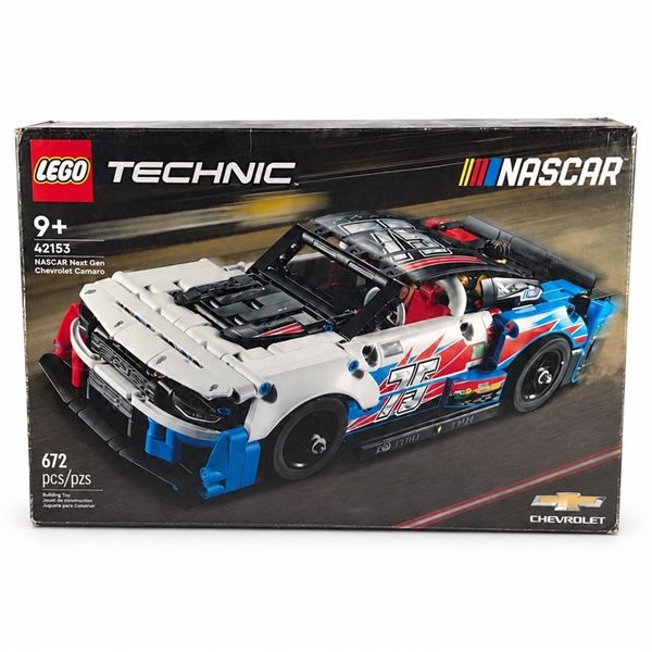 LEGO TECHNIC NASCAR CAMARO 672PC SET 42153