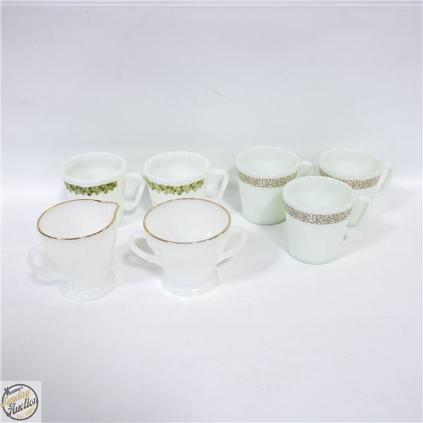 VINTAGE (X5) PYREX COFFEE/TEA MUGS