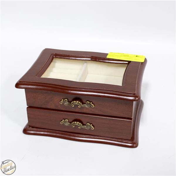 WOOD AND CREAM SMALL JEWERLY BOX