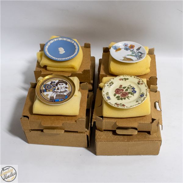 4 VINTAGE MINATURE PLATES INCLUDES FRANCISCAN,