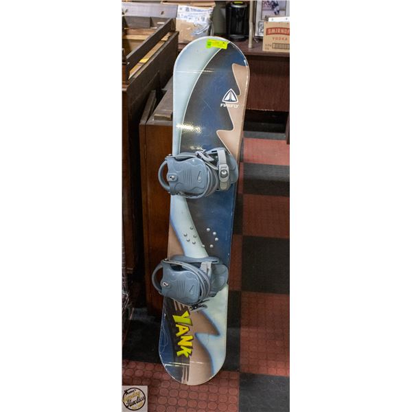 FIREFLY SNOWBOARD 130CM LENGTH, COMES W/ BINDINGS