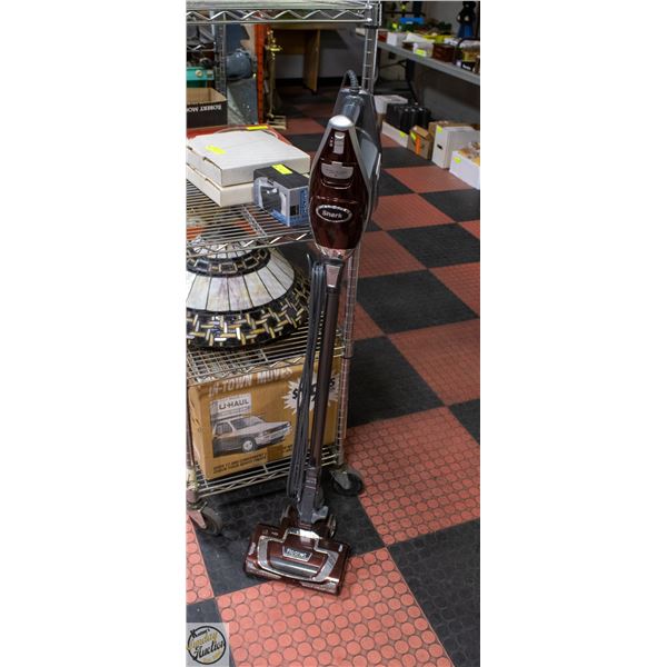 SHARK VACUUM WITH 4  ATTACHMENTS