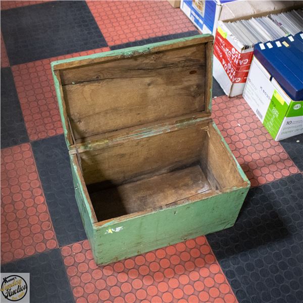VINTAGE GREEN STORAGE WOOD BOX 12"H X 20" L X 12"D