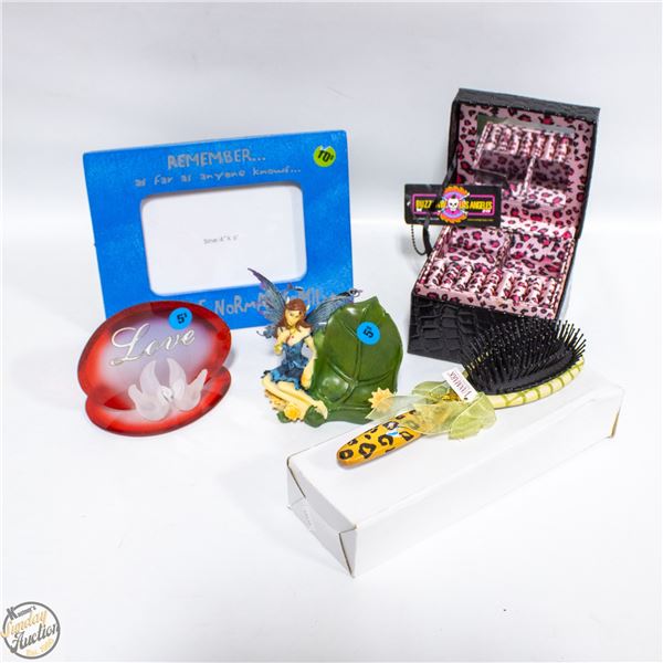 LOT OF LEOPARD PRINT JEWERLY STANDS