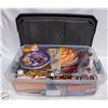 Image 1 : TOTE OF NEW PARTY SUPPLIES