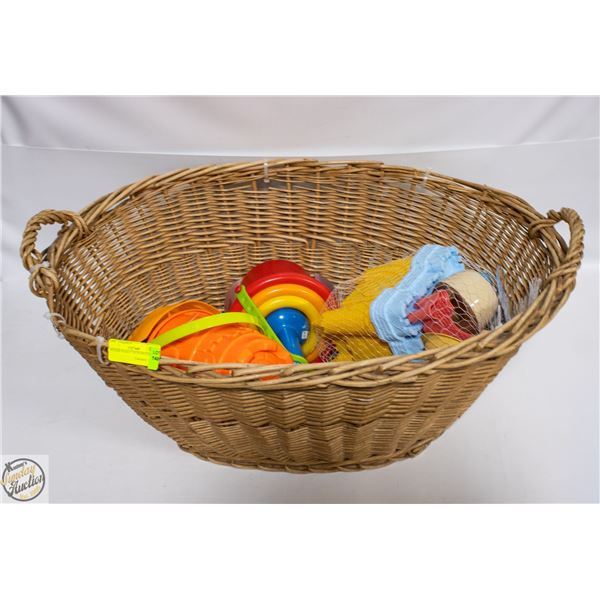 WICKER BASKET WITH BEACH TOYS