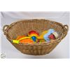 Image 1 : WICKER BASKET WITH BEACH TOYS
