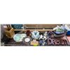 Image 1 : ESTATE COLLECTION OF VARIOUS DECOR ITEMS