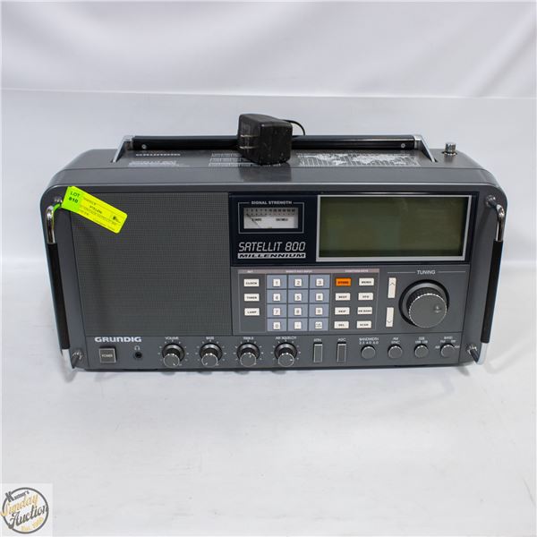GRUNDIG VINTAGE SATELLITE 800 AM/FM/VHF/SW