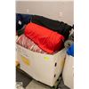 Image 1 : PALLET FILLED WITH VARIOUS ROLLS OF FABRIC